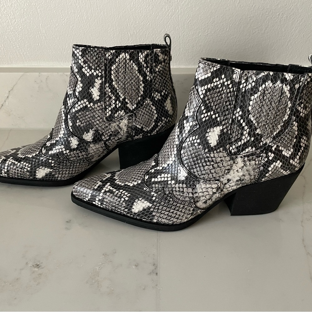 Snake skin inspired pull on boots - women’s size 8